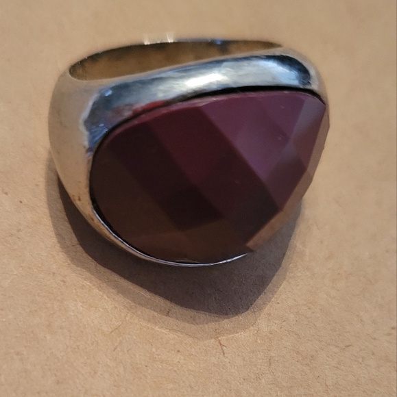 Beautiful size 8 ring - Picture 2 of 2